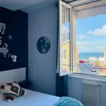 De La 호텔 2*