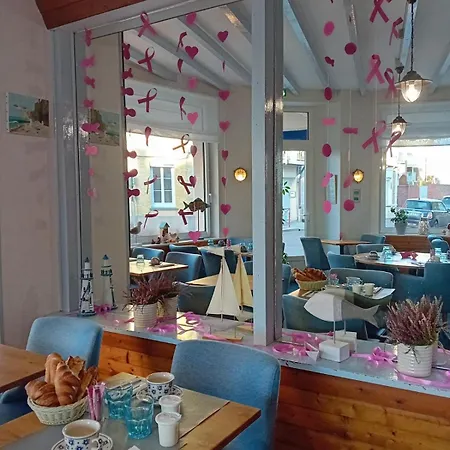 De La Ξενοδοχείο 2*