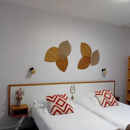 De La Hotel 2*