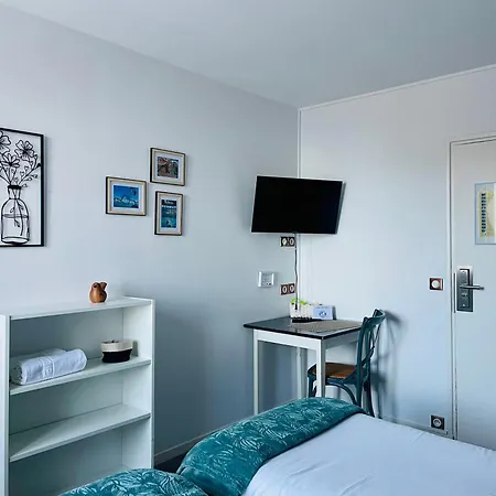 Hotel De La 2*