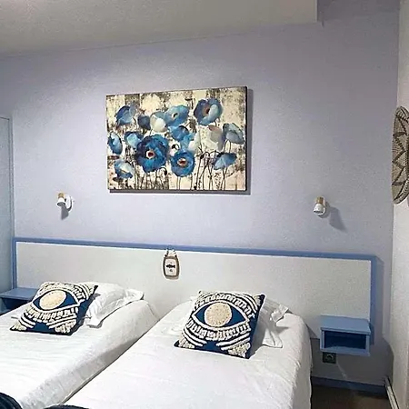De La Hotel 2*